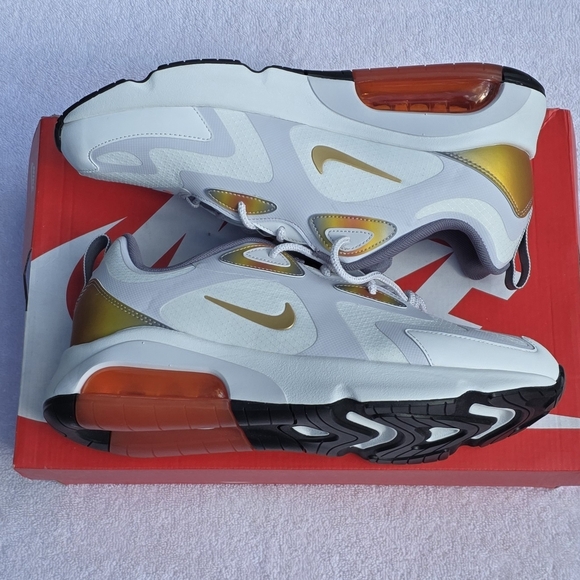 NIKE AIR MAX 200 SE|Summit White/Vast Grey/Gold|Mens 8.5 AT8507-100|Original Box - Picture 2 of 7